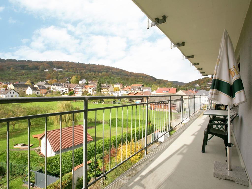 Spacious Apartment In Bollendorf In Nature Park Buitenkant foto